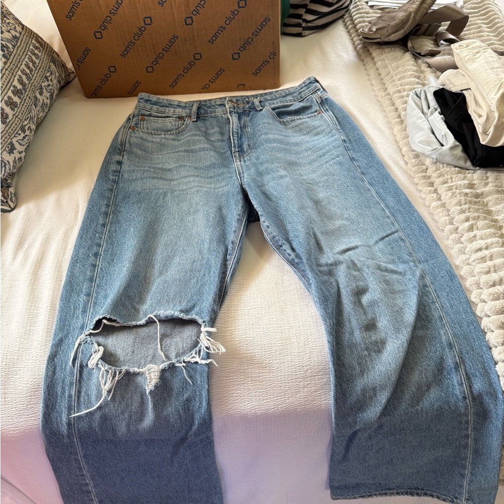 Stylish Blue Distressed Women's Jeans
